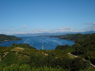 画像: 青い空と青い海がいい。