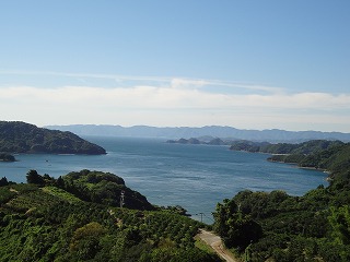 画像: 宇和島市三浦から見えるセカチューの島！！