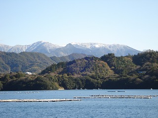 画像: 遠くの山に見える雪がきれいです。