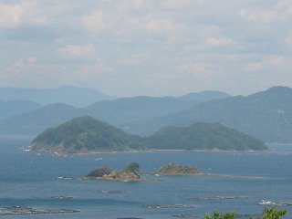 画像: 段々畑から見える高島