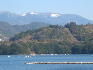 画像: 三浦から見える鬼ヶ城の雪